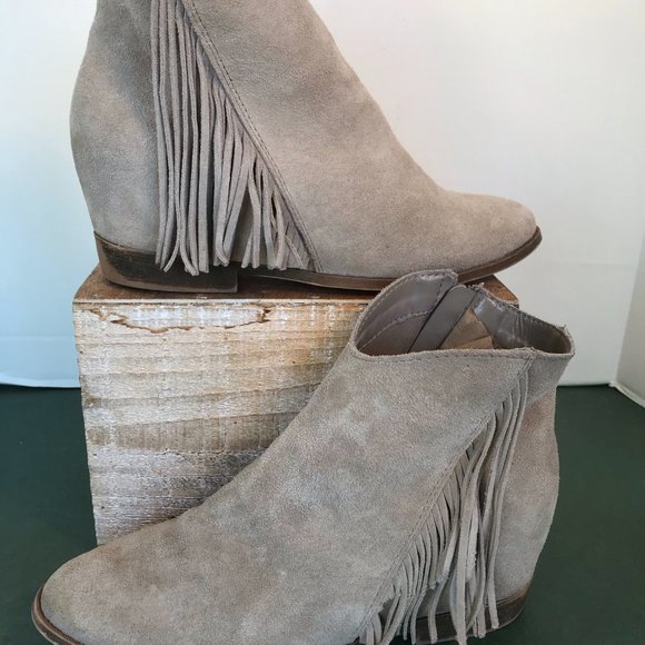 Mudd Beige Leather Fringe Wedge Ankle Boots - Picture 6 of 8